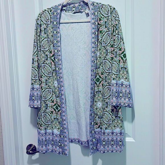 Isaac Mizrahi Live Open Cardigan Soft Green Medallion Pattern With Lavender Trim - Picture 2 of 10
